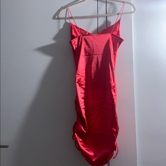 The sexiest dress on earth - Picture 3 of 4